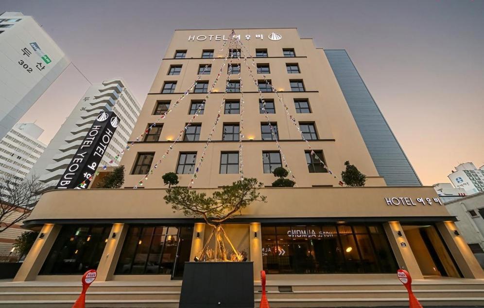 Yeoubi Hotel Changwon Bagian luar foto