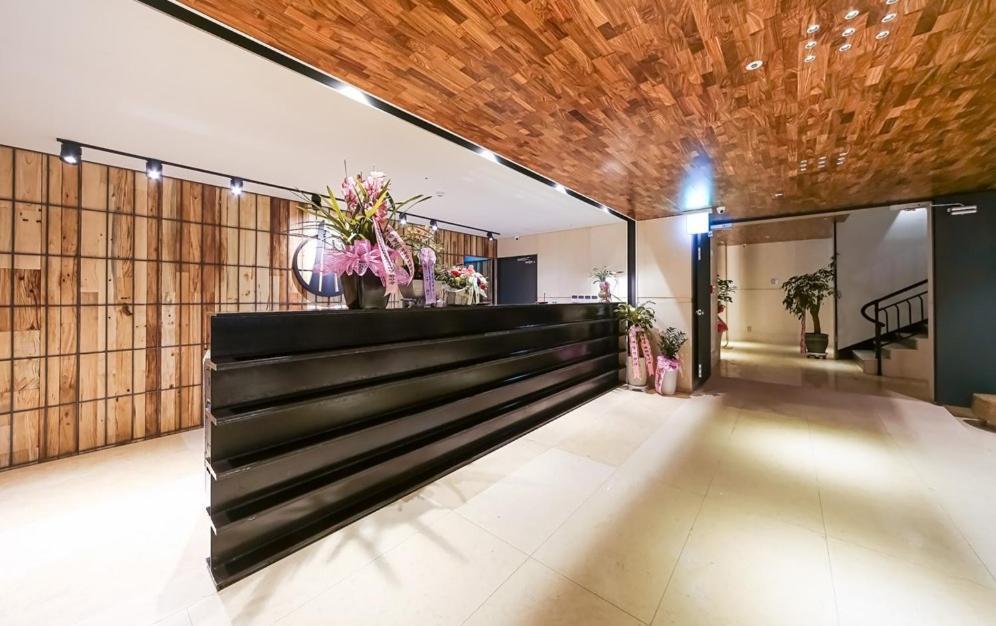 Yeoubi Hotel Changwon Bagian luar foto